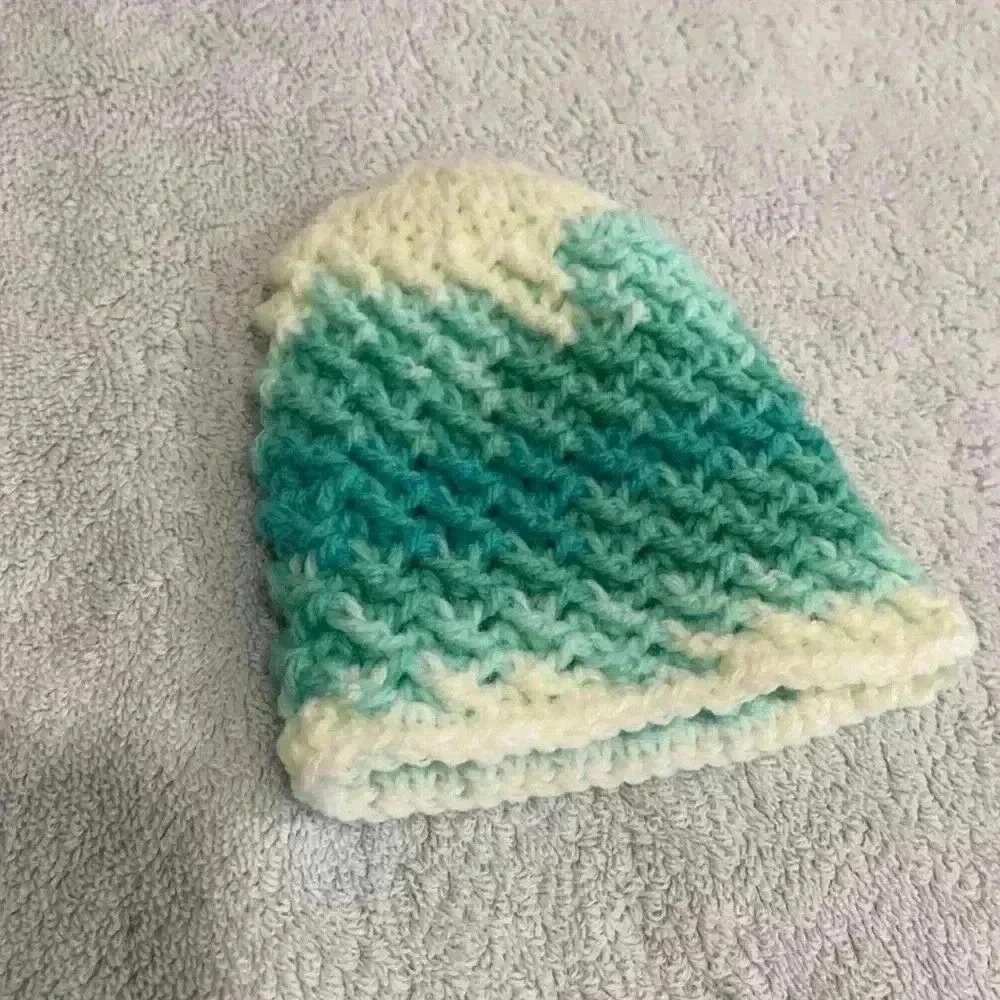 Knit hat - Picture 3 of 5